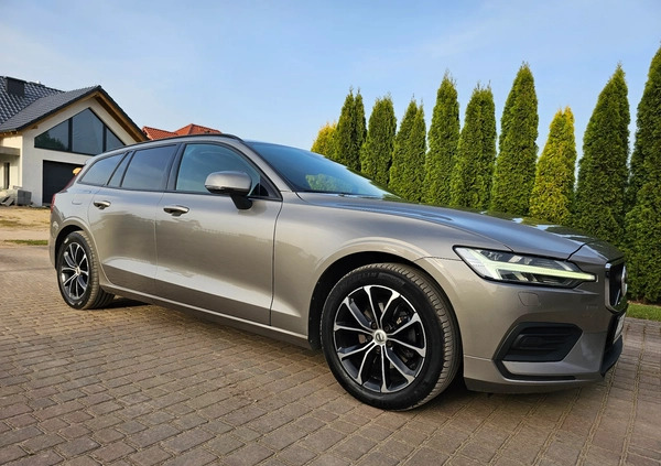 Volvo V60 cena 82900 przebieg: 249600, rok produkcji 2019 z Chojnice małe 529